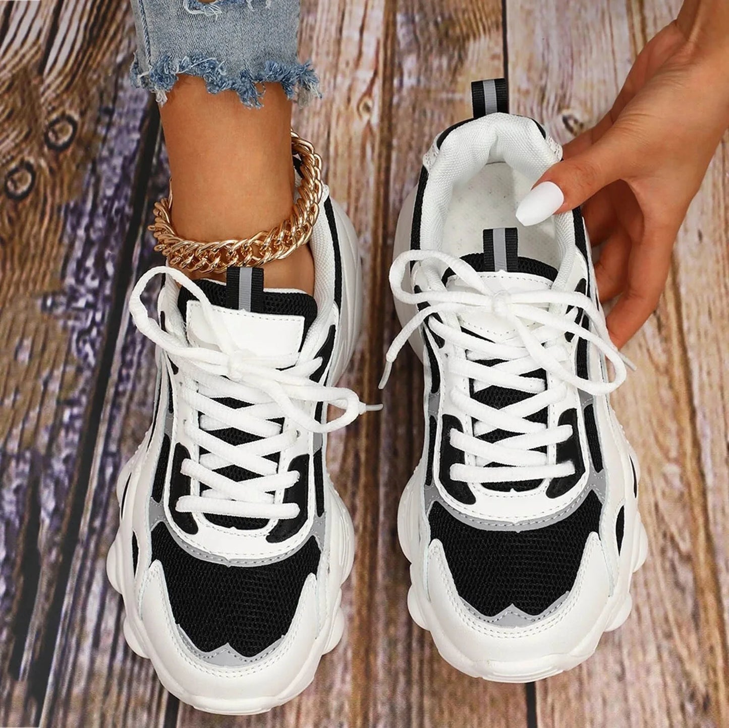 Women Lace Up Chunky Sneakers