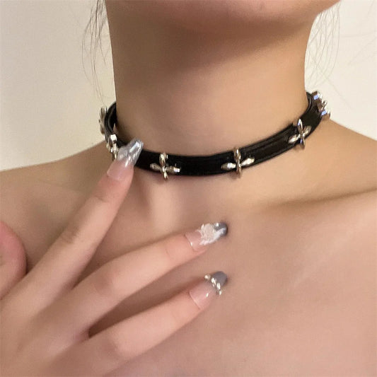 Love Me Not Choker