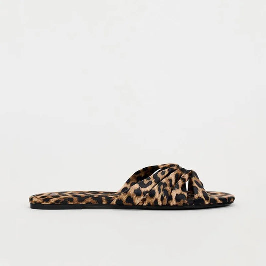 Women‘s Leopard Print Flat Sandals